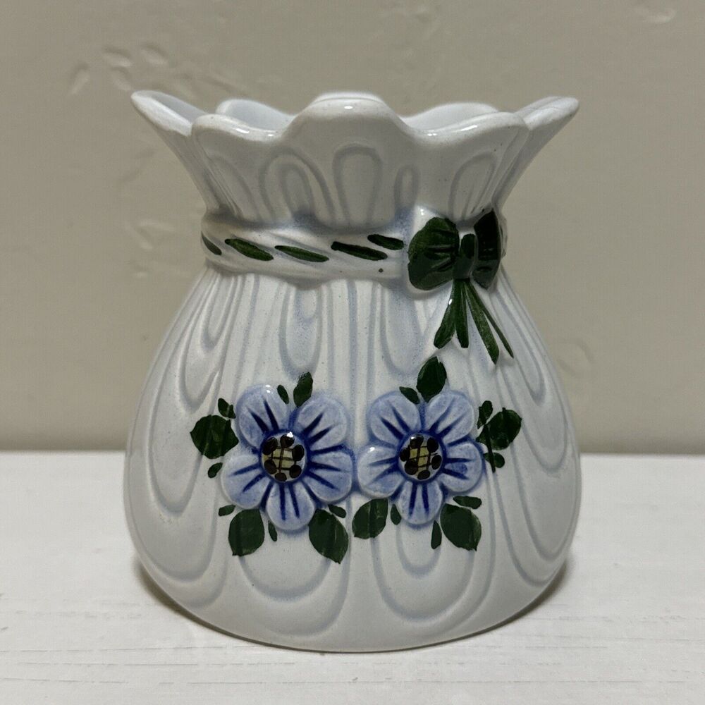 Small cute white vase with blue flowers and green bow 4.5" vintage style